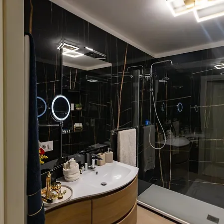 Апартаменты Rosam - Via Veneto 15 Min Walk From Spanish Steps Floor Luxury *