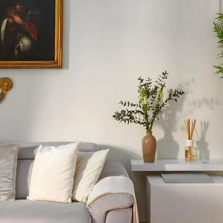 Апартаменты Rosam - Via Veneto 15 Min Walk From Spanish Steps Floor Luxury *